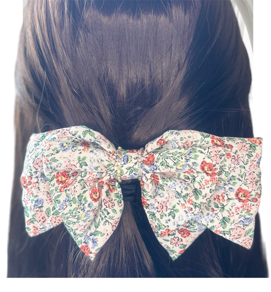 Medium Tail Hair Bow Clip